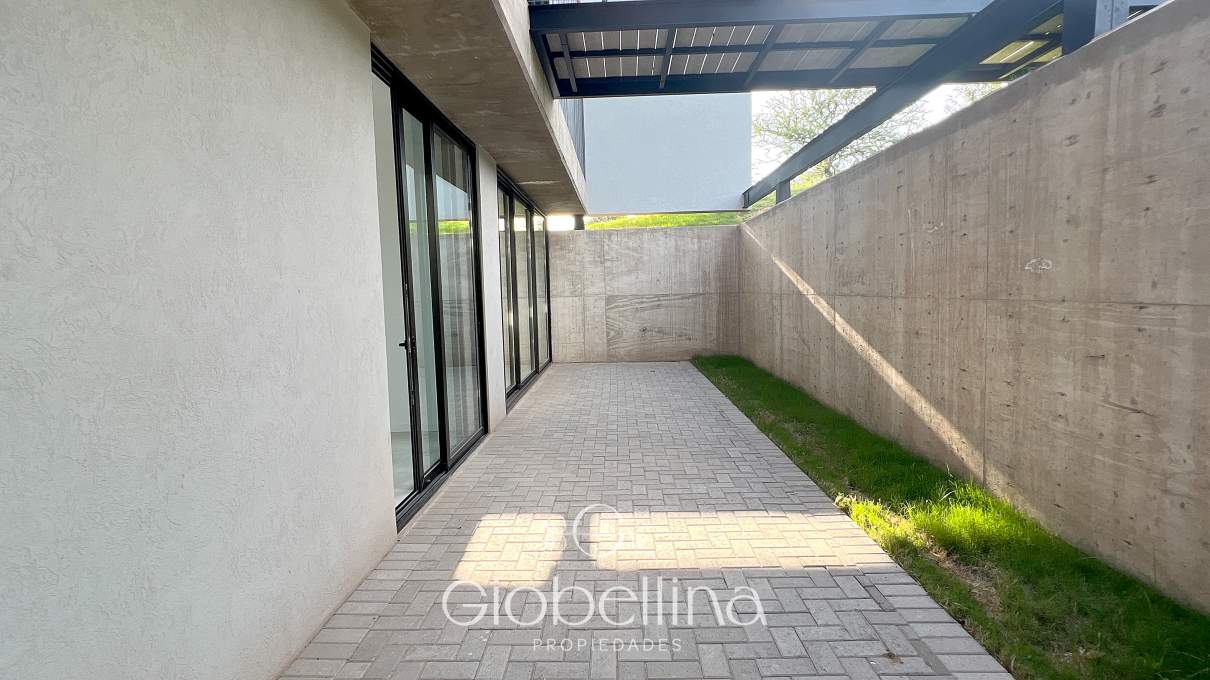 Casa moderna vista fondo golf en Estancia El Terron con pileta a estrenar