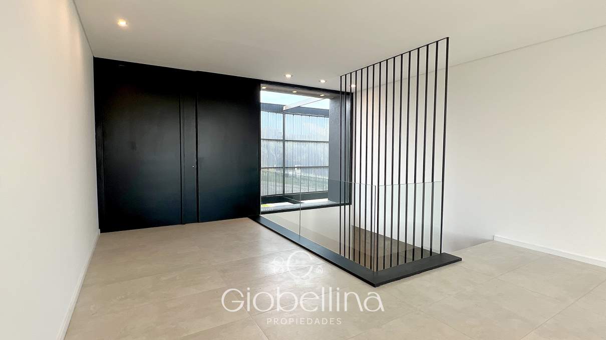 Casa moderna vista fondo golf en Estancia El Terron con pileta a estrenar