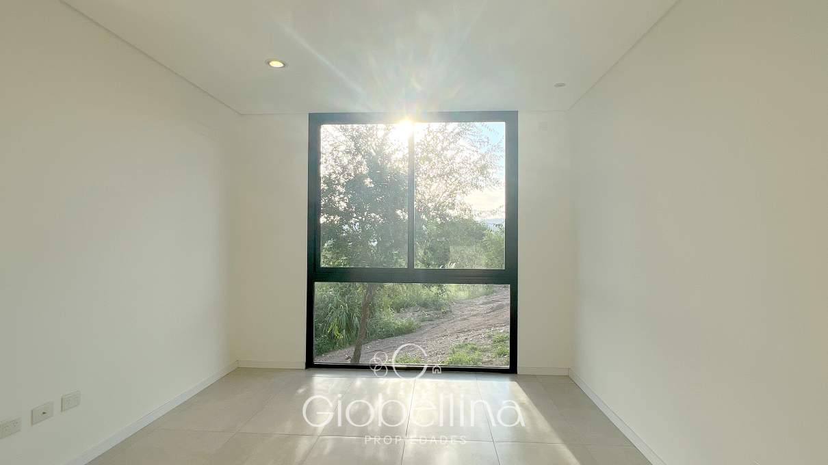 Casa moderna vista fondo golf en Estancia El Terron con pileta a estrenar