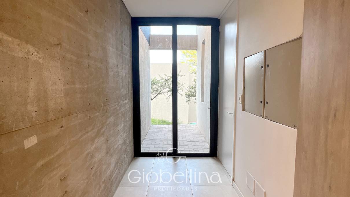 Casa moderna vista fondo golf en Estancia El Terron con pileta a estrenar