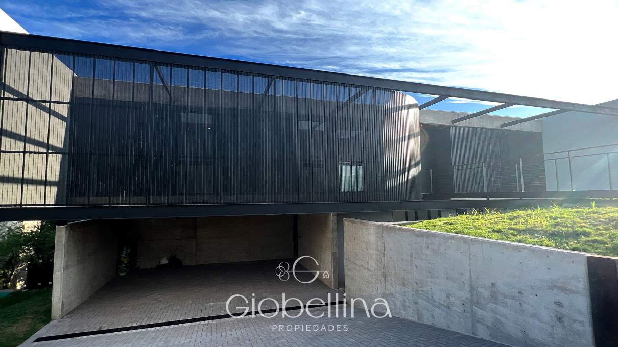 Casa moderna vista fondo golf en Estancia El Terron con pileta a estrenar