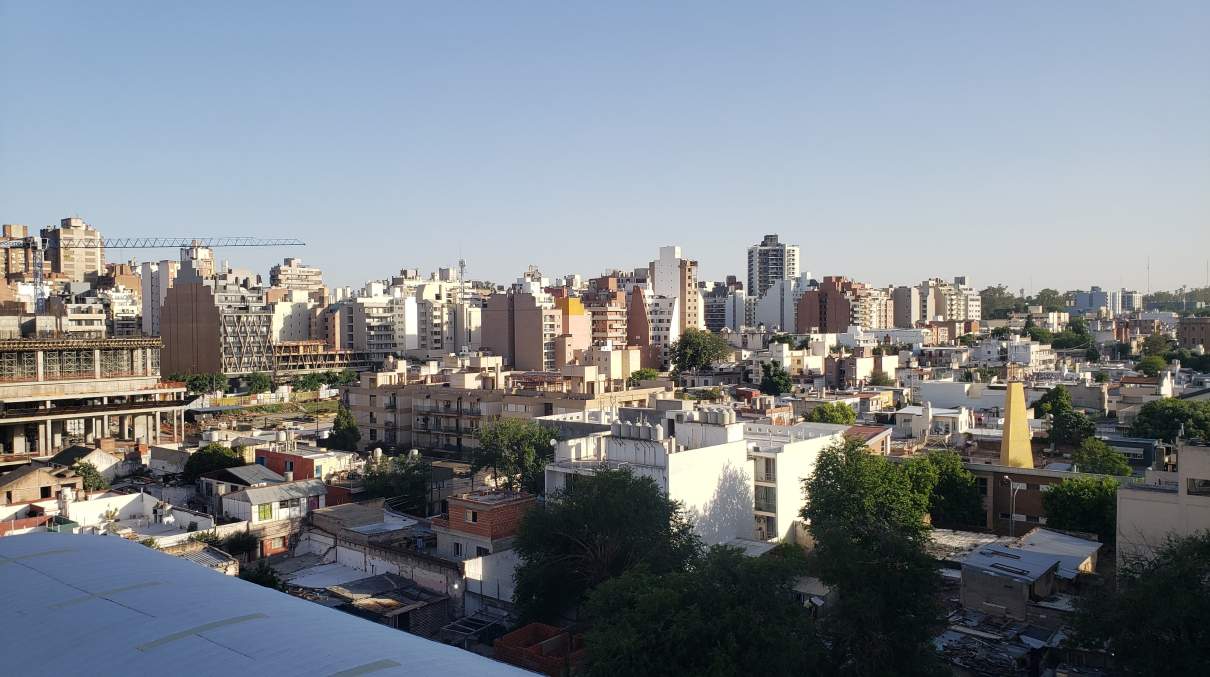 Dpto. EN VENTA con Gran Vista y Balcón. GUEMES. Córdoba.