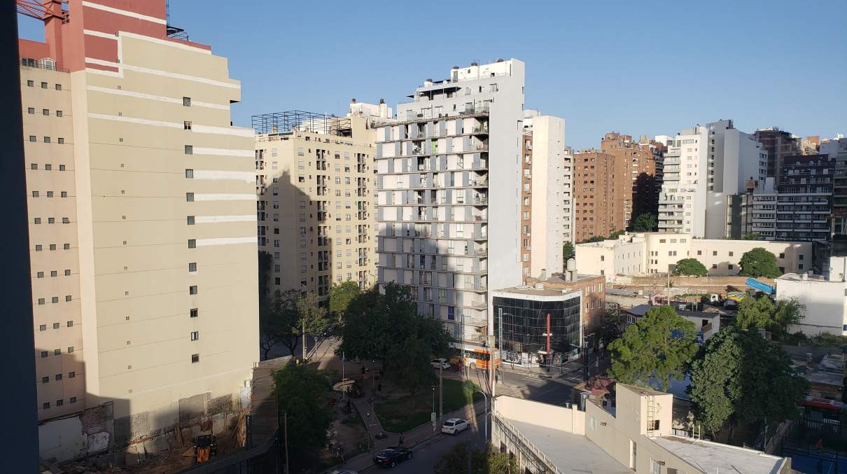 Dpto. EN VENTA con Gran Vista y Balcón. GUEMES. Córdoba.