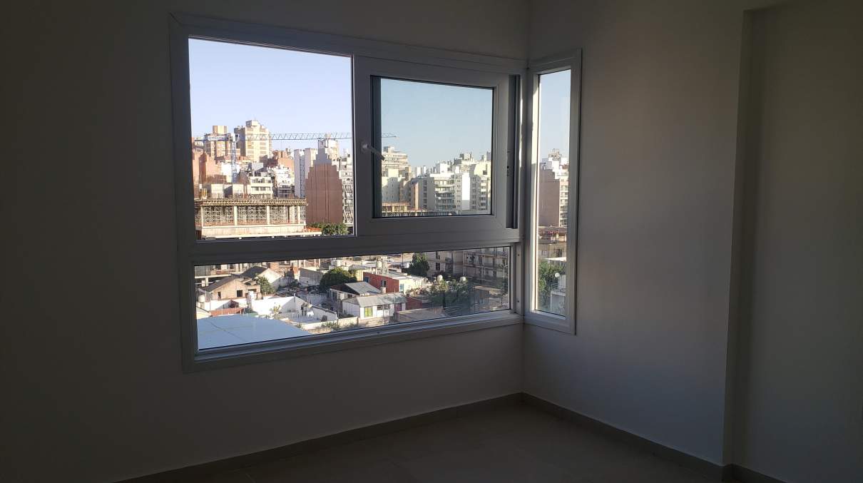 Dpto. EN VENTA con Gran Vista y Balcón. GUEMES. Córdoba.
