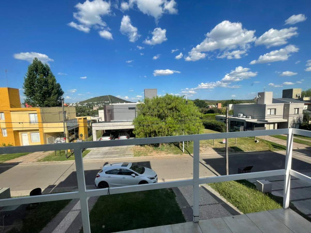 Hermosa Casa con Estilo Único y Excelentes Vistas a la Sierra . En La Estanzuela La calera Cordoba