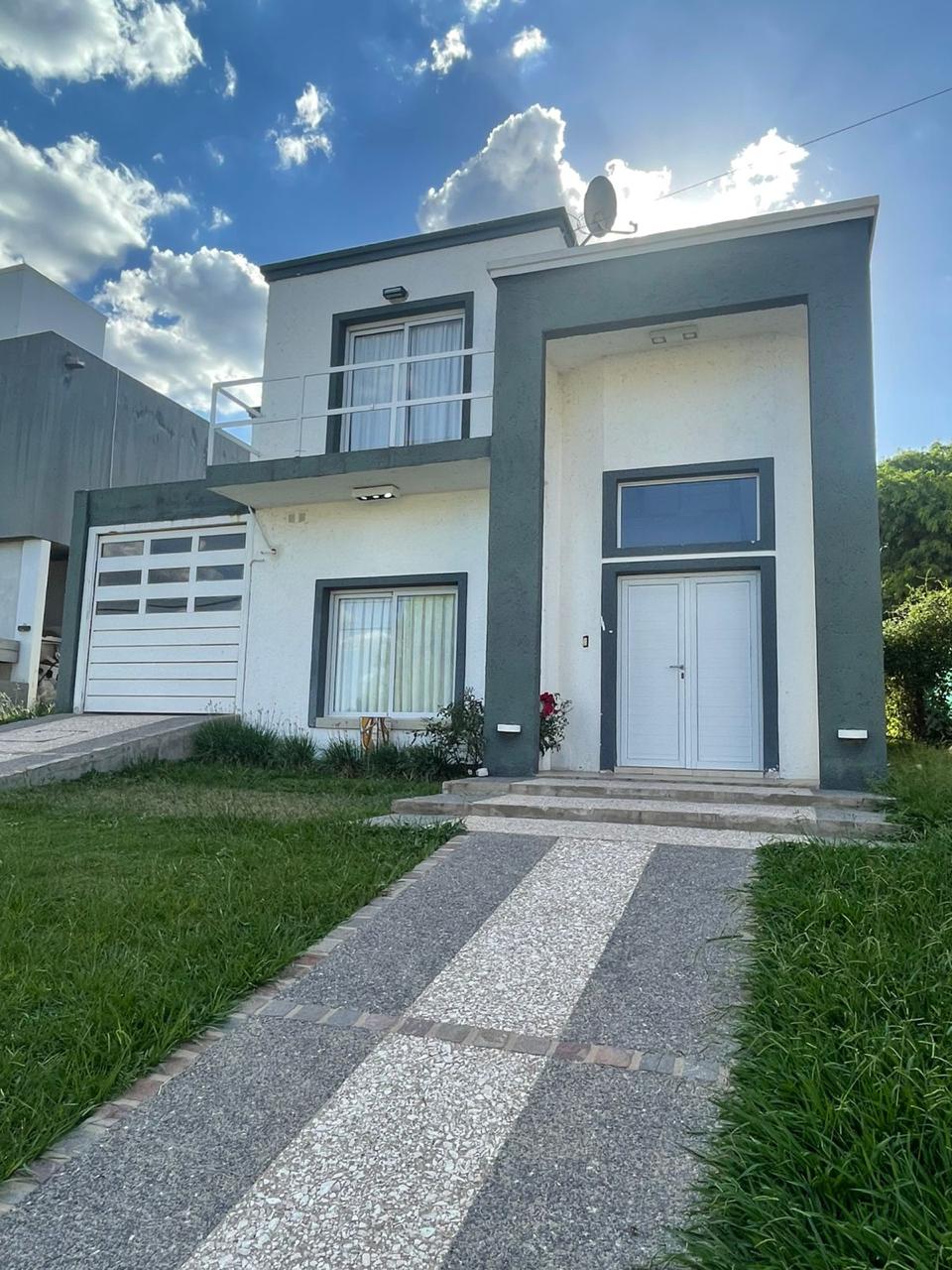 Hermosa Casa con Estilo Único y Excelentes Vistas a la Sierra . En La Estanzuela La calera Cordoba