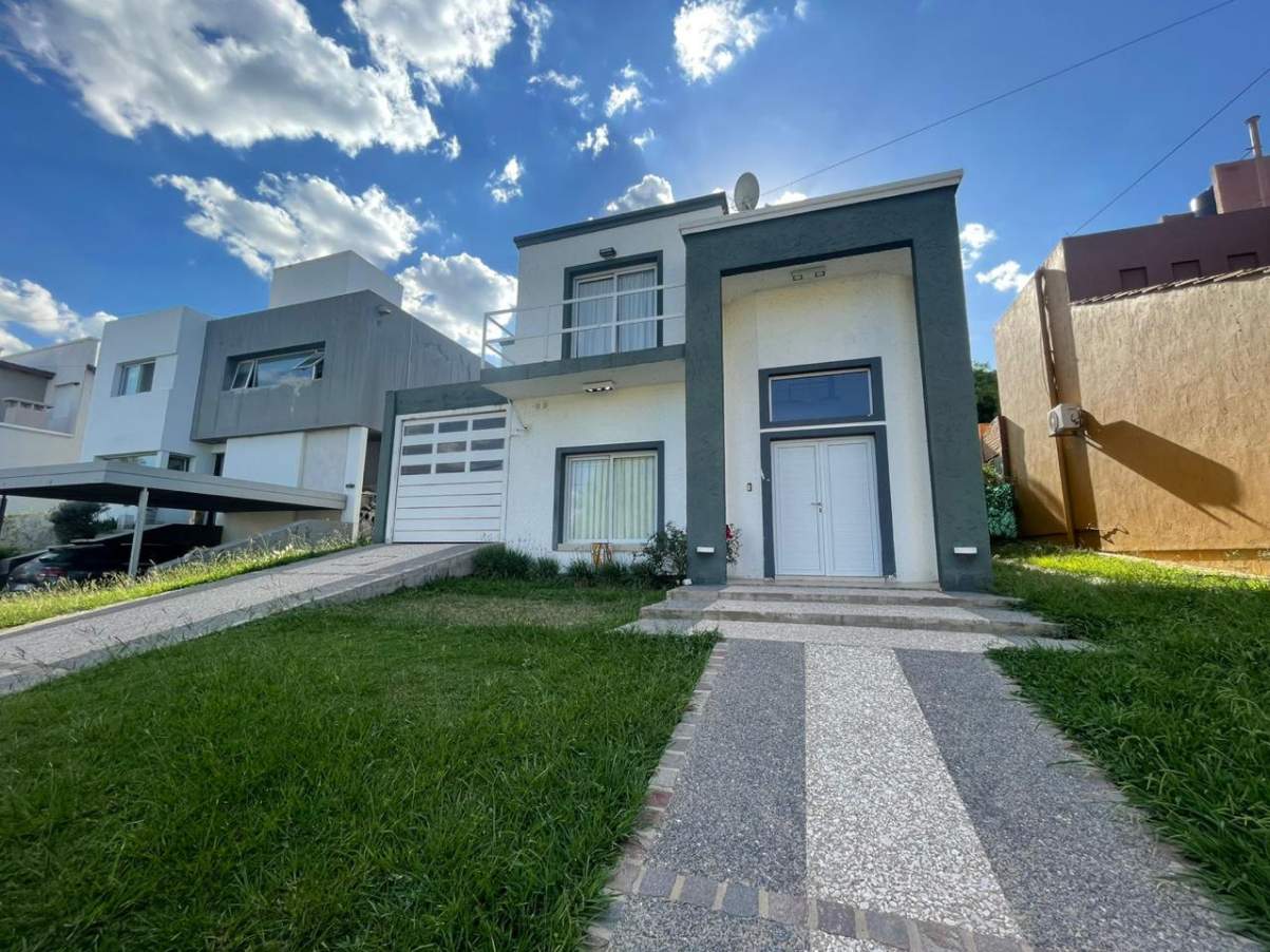 Hermosa Casa con Estilo Único y Excelentes Vistas a la Sierra . En La Estanzuela La calera Cordoba