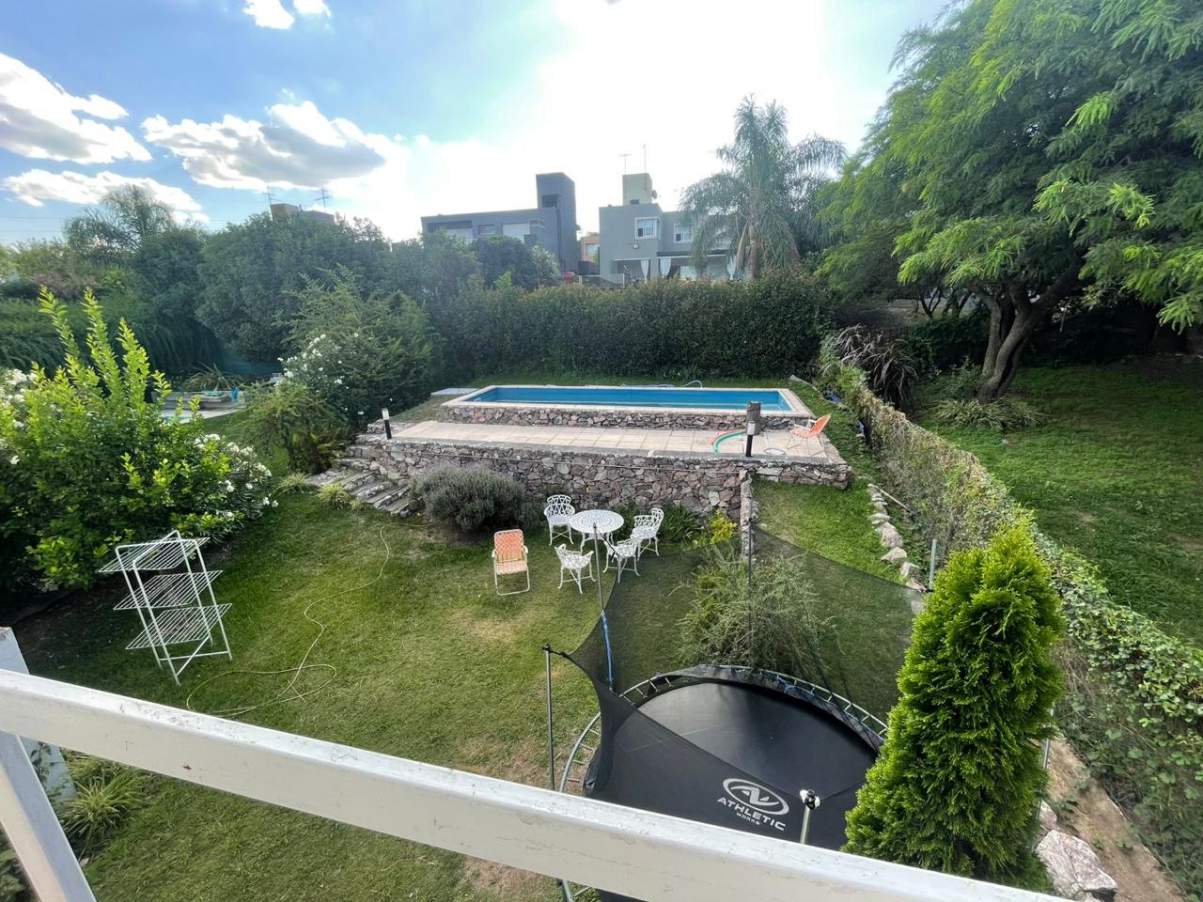 Hermosa Casa con Estilo Único y Excelentes Vistas a la Sierra . En La Estanzuela La calera Cordoba