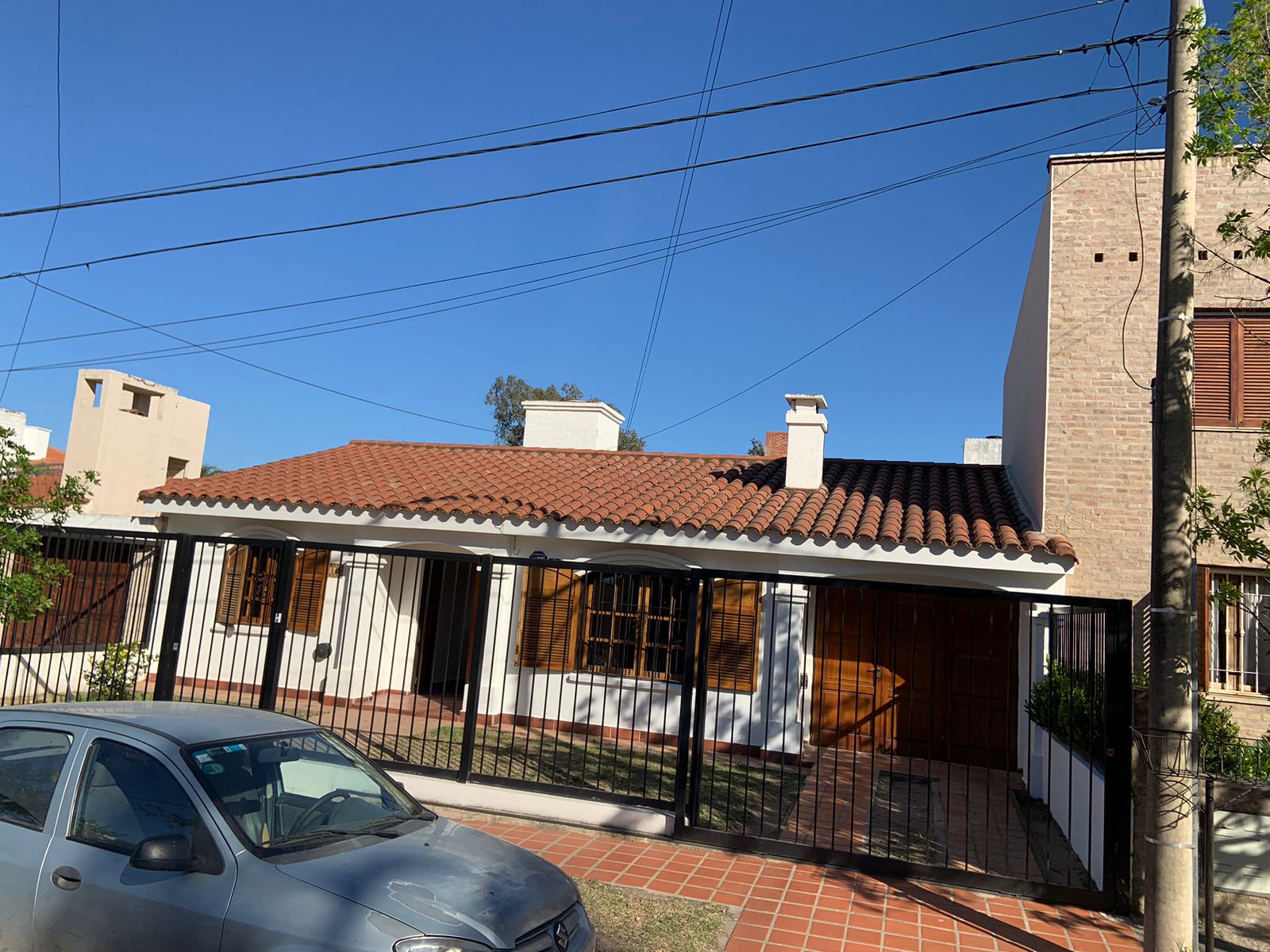 URCA  CASA  A LA VENTA  EXCELENTE UBICACION  ENTRE  DE MENENDEZ PIDAL Y ,LAMARCA !!!!