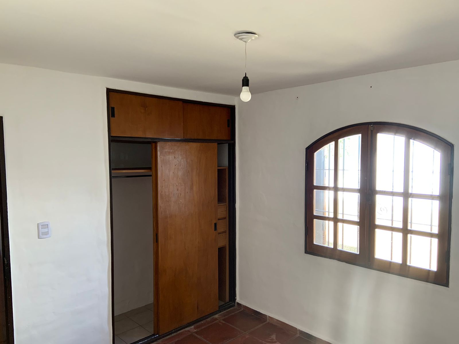 URCA  CASA  A LA VENTA  EXCELENTE UBICACION  ENTRE  DE MENENDEZ PIDAL Y ,LAMARCA !!!!