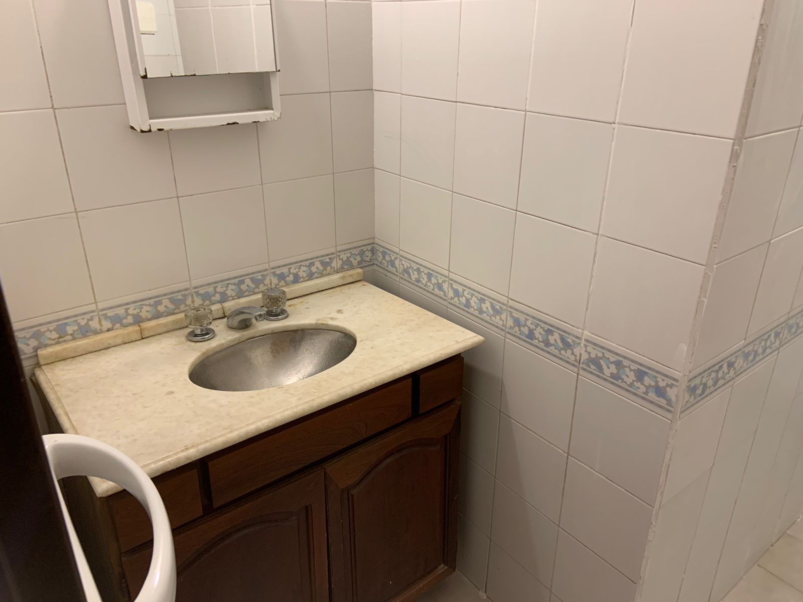 URCA  CASA  A LA VENTA  EXCELENTE UBICACION  ENTRE  DE MENENDEZ PIDAL Y ,LAMARCA !!!!