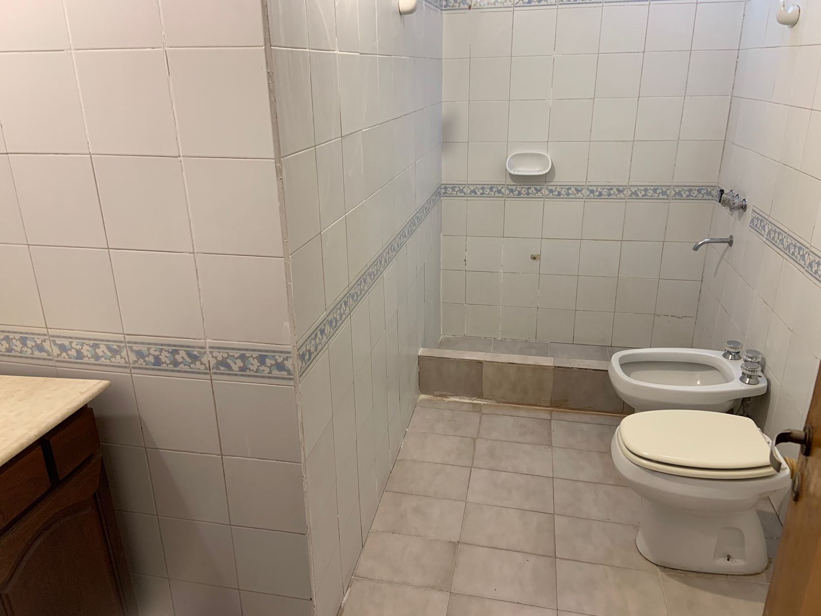 URCA  CASA  A LA VENTA  EXCELENTE UBICACION  ENTRE  DE MENENDEZ PIDAL Y ,LAMARCA !!!!