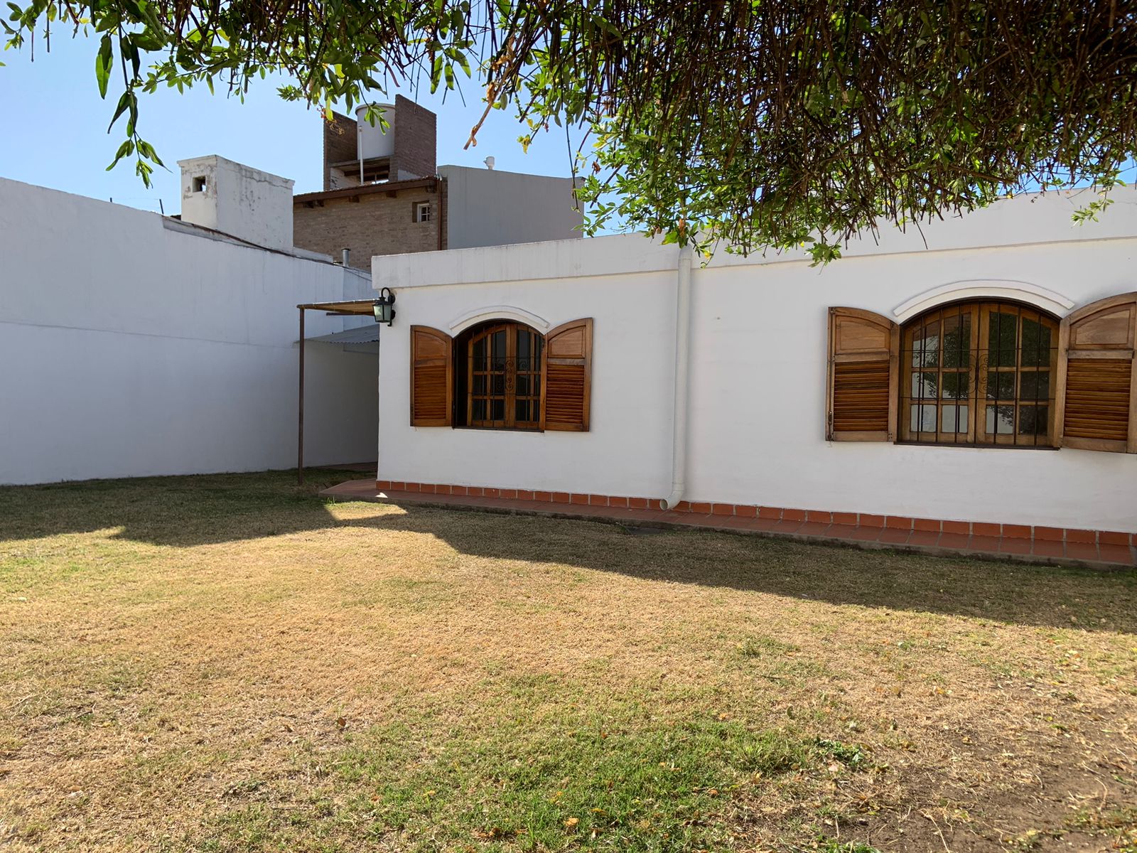 URCA  CASA  A LA VENTA  EXCELENTE UBICACION  ENTRE  DE MENENDEZ PIDAL Y ,LAMARCA !!!!