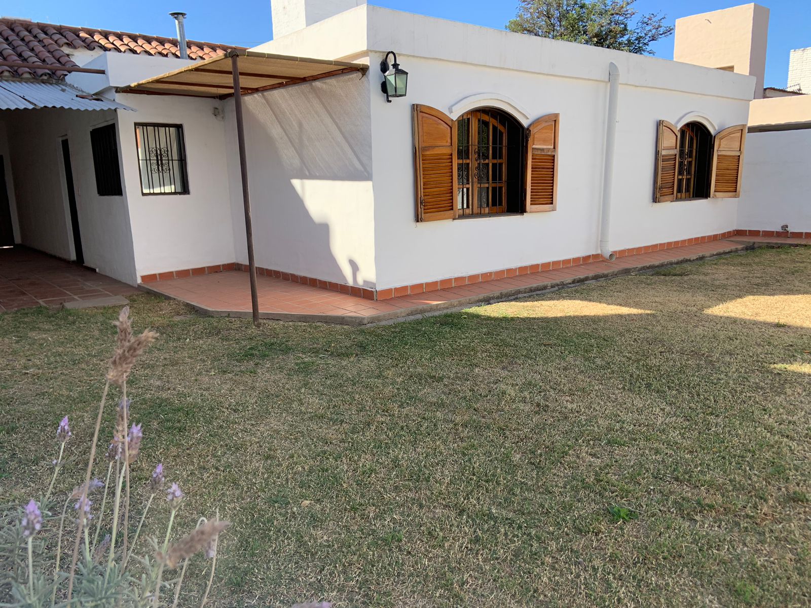 URCA  CASA  A LA VENTA  EXCELENTE UBICACION  ENTRE  DE MENENDEZ PIDAL Y ,LAMARCA !!!!