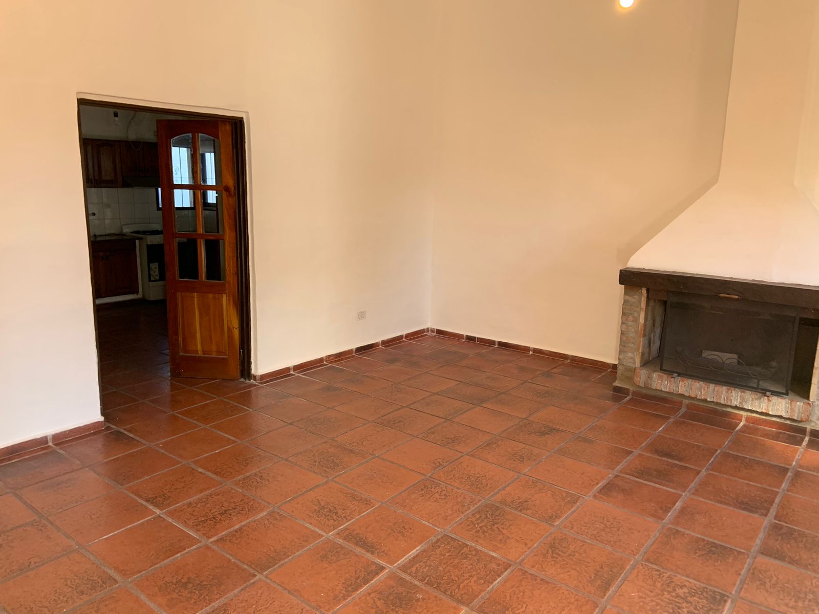 URCA  CASA  A LA VENTA  EXCELENTE UBICACION  ENTRE  DE MENENDEZ PIDAL Y ,LAMARCA !!!!