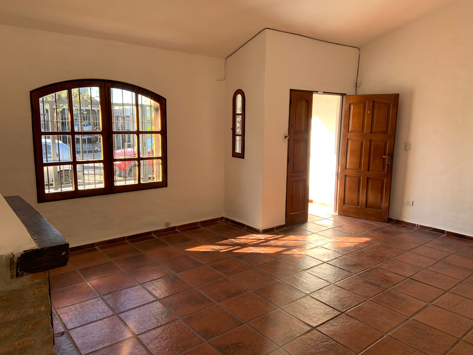 URCA  CASA  A LA VENTA  EXCELENTE UBICACION  ENTRE  DE MENENDEZ PIDAL Y ,LAMARCA !!!!