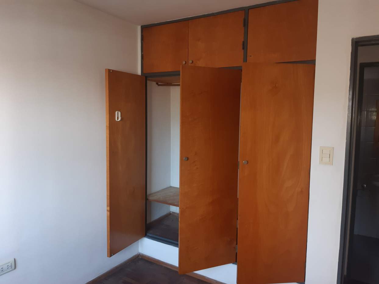 VENDO departamento en B° ALBERDI  con amplio BALCON