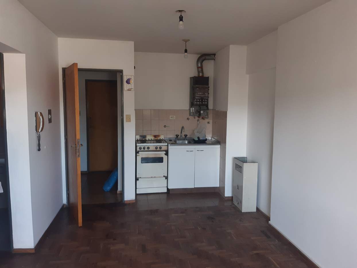 VENDO departamento en B° ALBERDI  con amplio BALCON