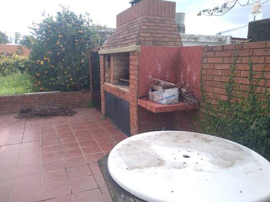 Vendo casa 3 dorm. ccochera. Empalme.