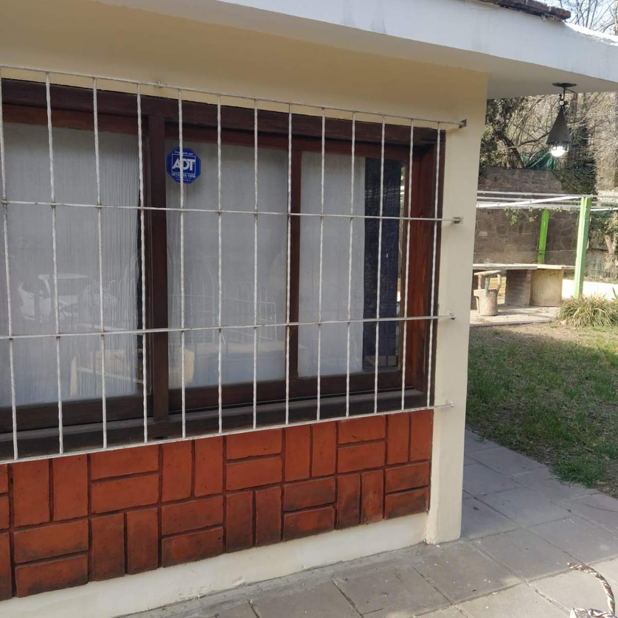 Amplia casa de 3 dorm y 2 baños con terreno de 800 m2