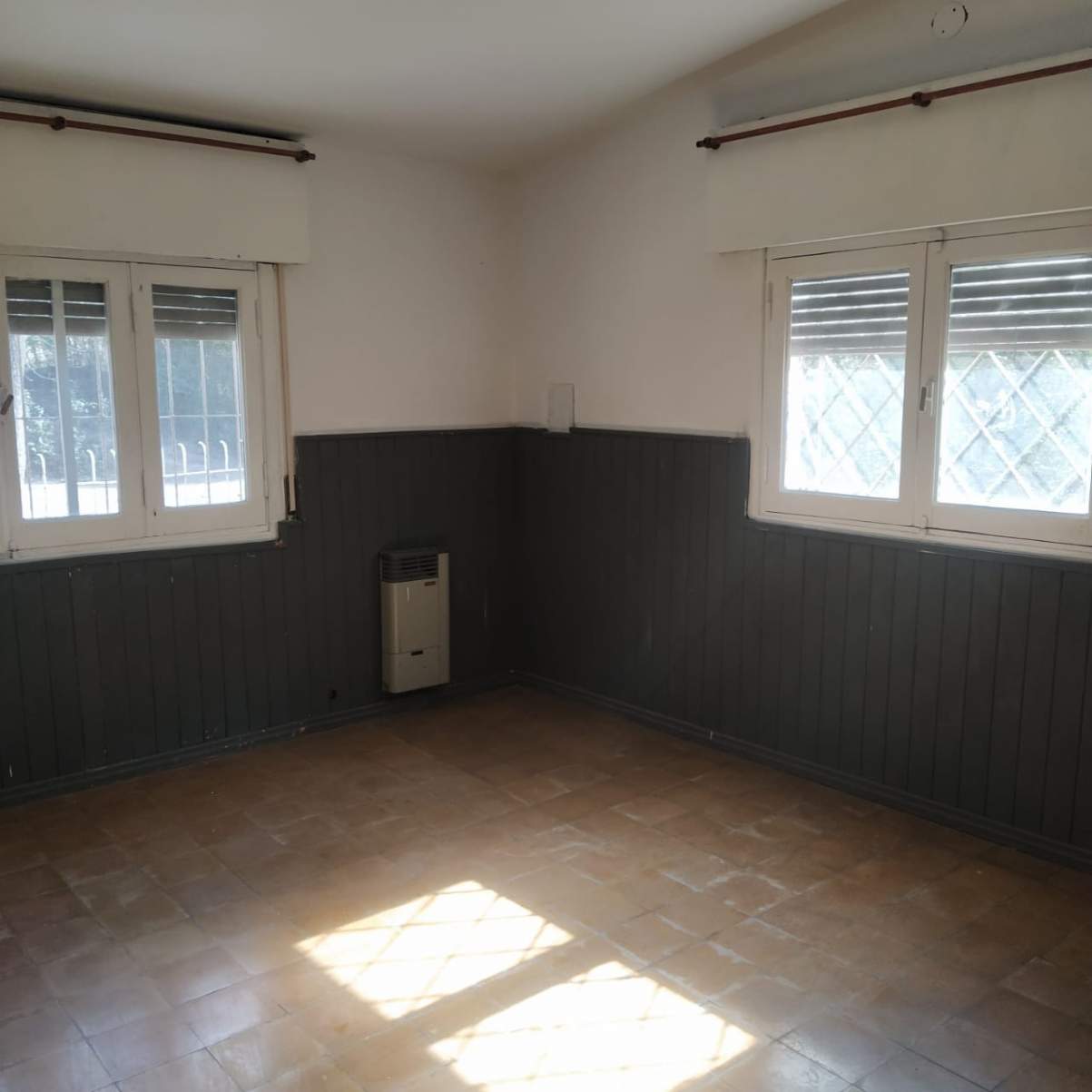Amplia casa de 3 dorm y 2 baños con terreno de 800 m2
