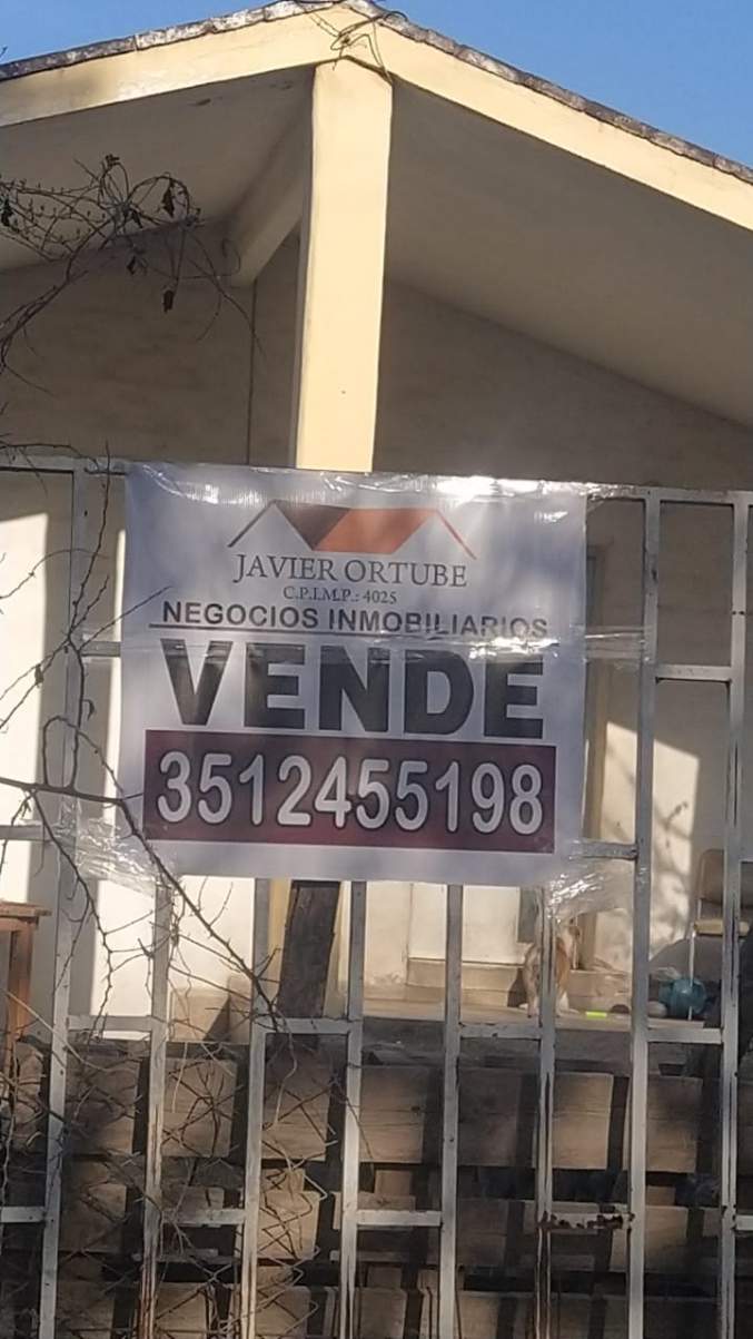 NUEVO PRECIO - Amplia casa con locales comerciales - MENDIOLAZA