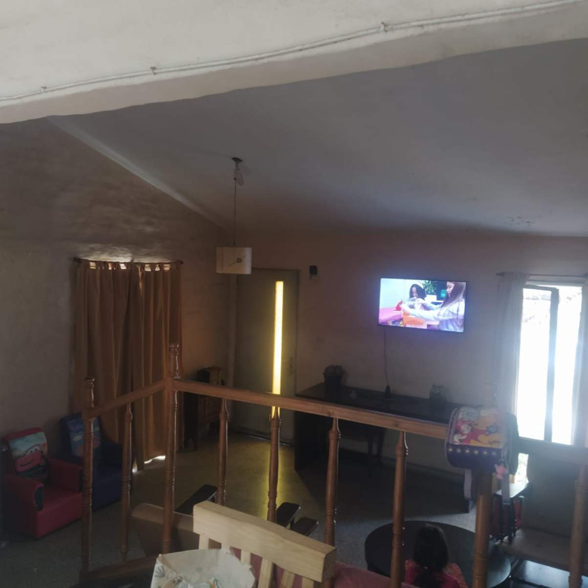 NUEVO PRECIO - Amplia casa con locales comerciales - MENDIOLAZA