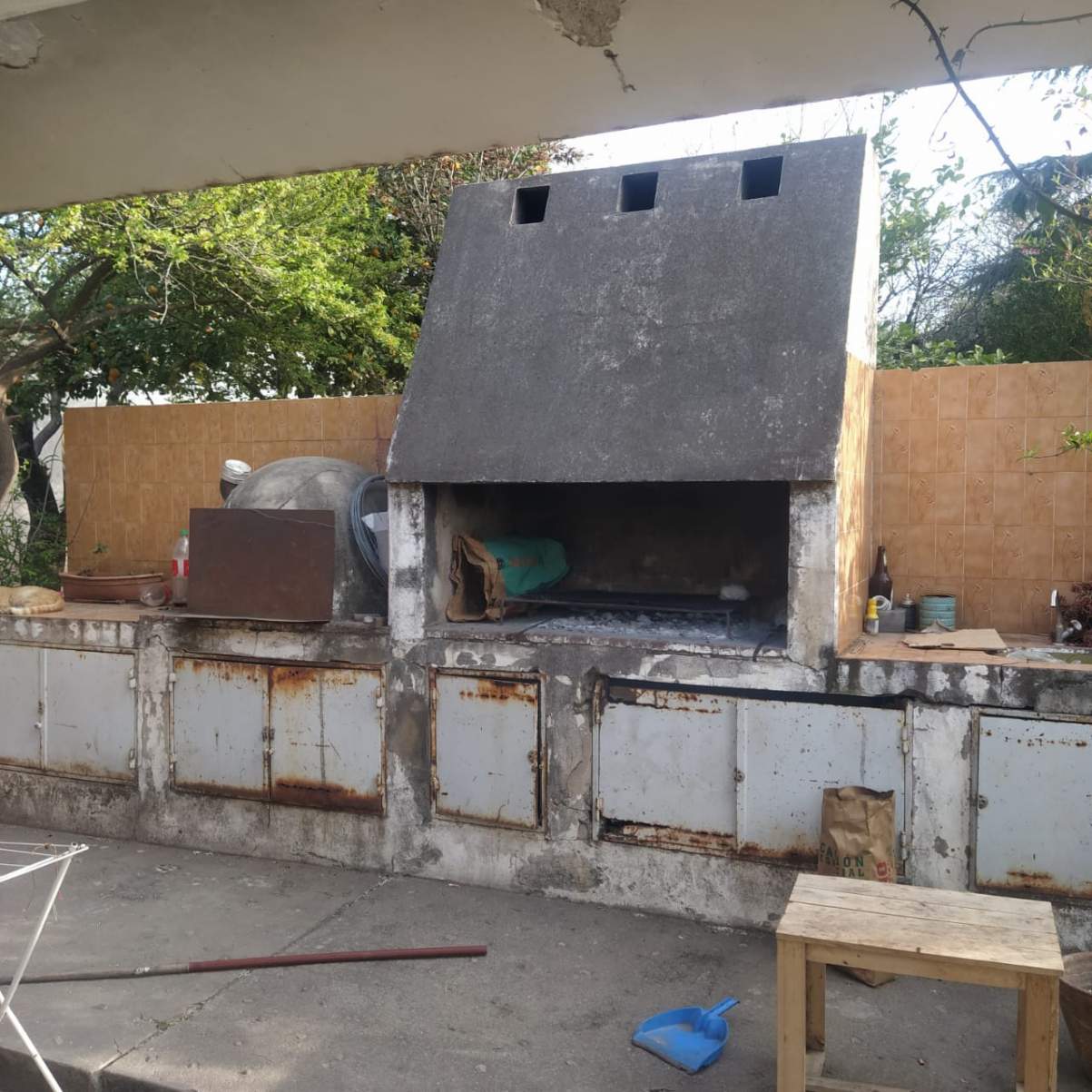 NUEVO PRECIO - Amplia casa con locales comerciales - MENDIOLAZA