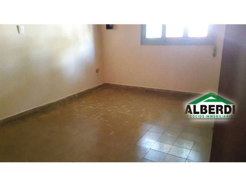 IMPERDIBLE CASA EN ALQUILER 2 DORM B ALTO ALBERDI - PEREDO 3076