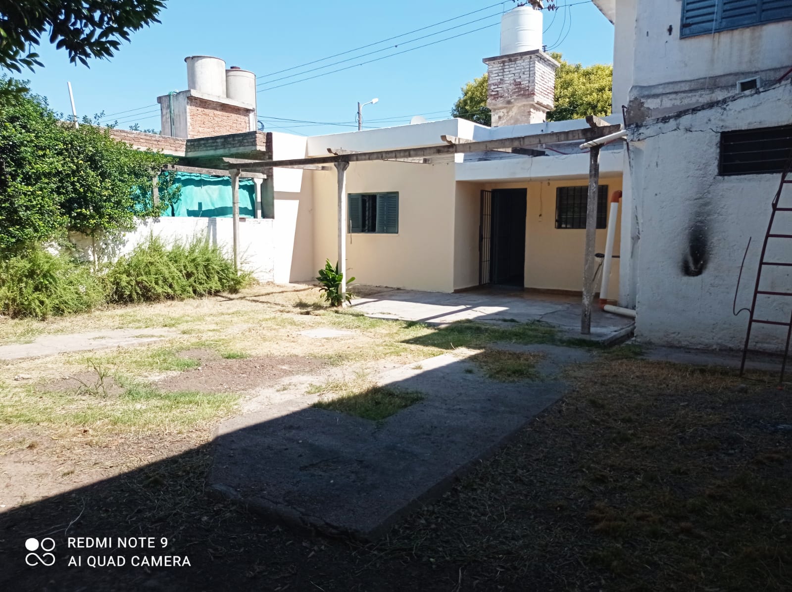 IMPERDIBLE CASA EN ALQUILER 2 DORM B ALTO ALBERDI - PEREDO 3076