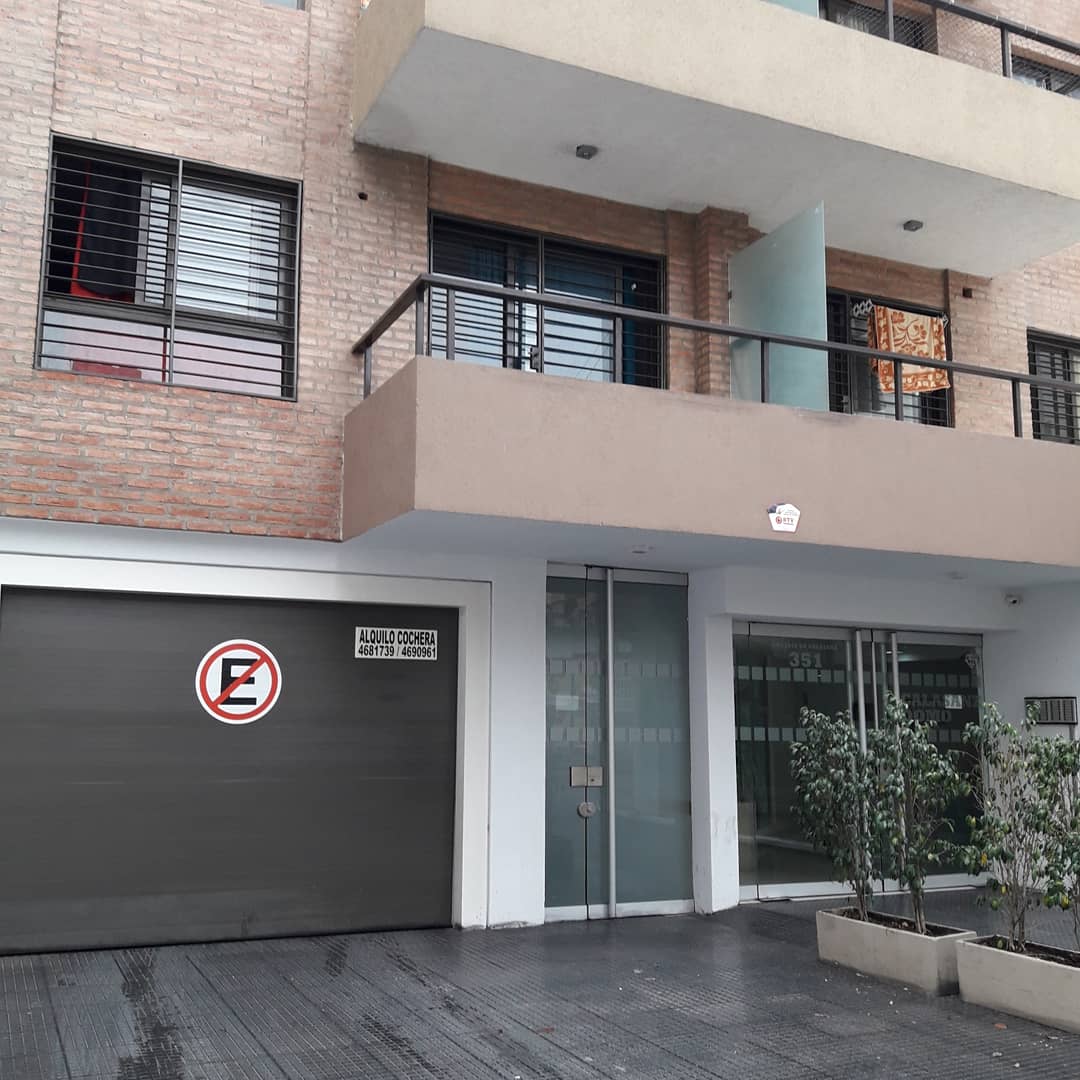 ¡OPORTUNIDAD! Departamento de 1 Dormitorio con Cochera en Venta  San José de Calasanz 350 (Centro)