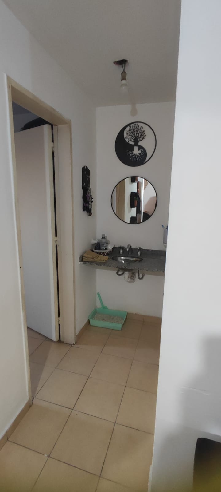 Departamento de 1 Dormitorio Frente con Balcon y Escritura . (Media Cuadra de Av. Colon)