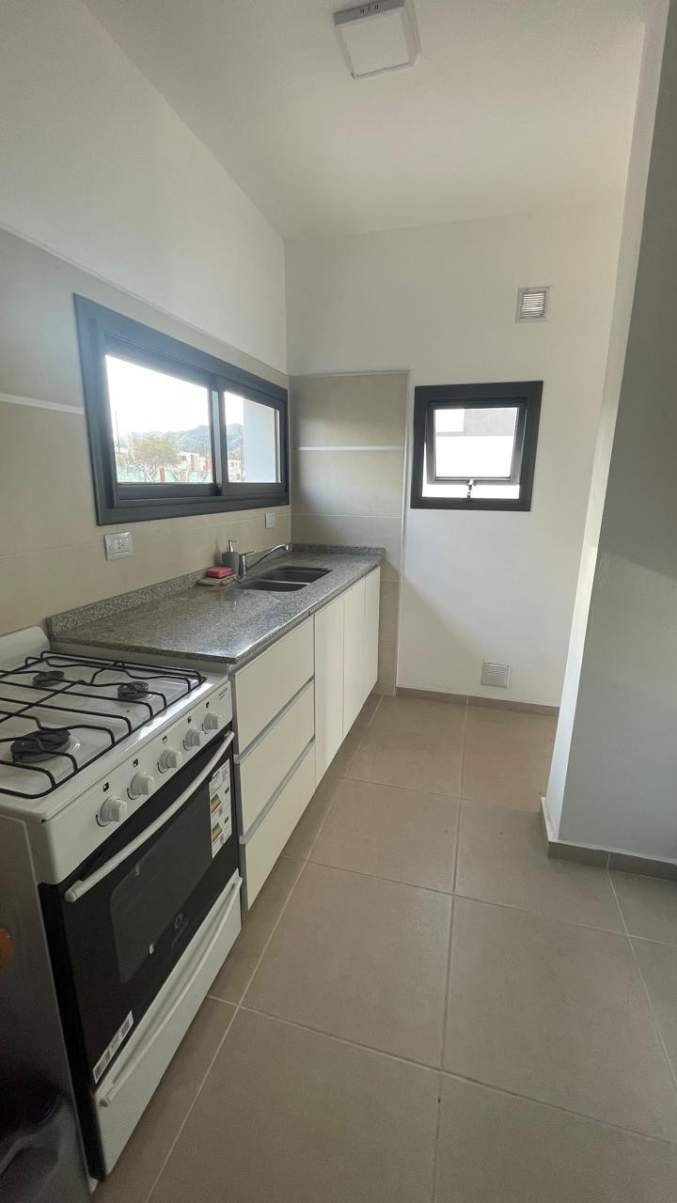 CASA 3 DORMITORIOS TEJAS 4, MALAGUEÑO