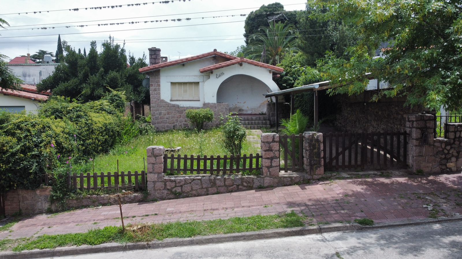 Casa de dos dormitorios en barrio Centro Huerta Grande. Provincia de Córdoba.