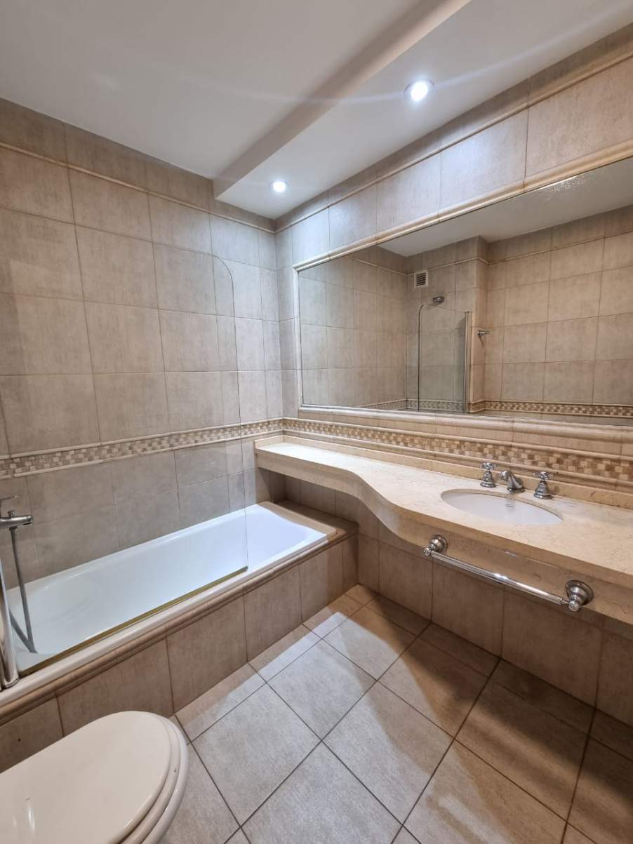 Torre Elysee, torre VIP  A , 3 dorm , cochera doble. Pileta , quincho , Gym,  Nueva Córdoba