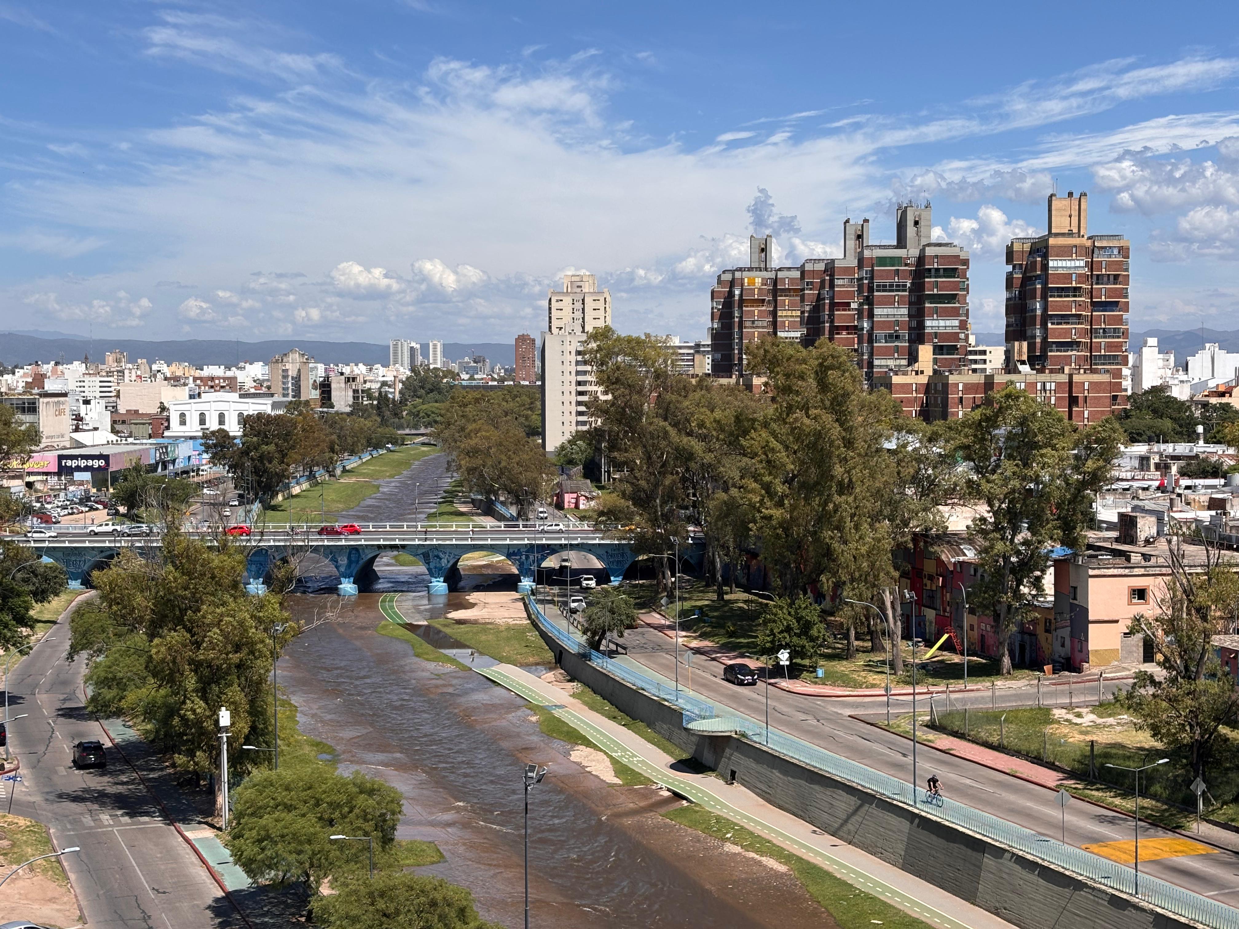 Torre Fluss con vista al río
