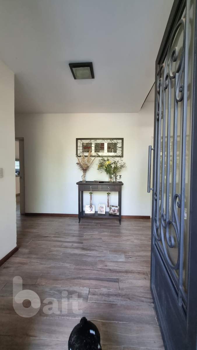 CASA con 3 dormitorios y pileta en un housing en Villa Allende, APTA CREDITO!!.