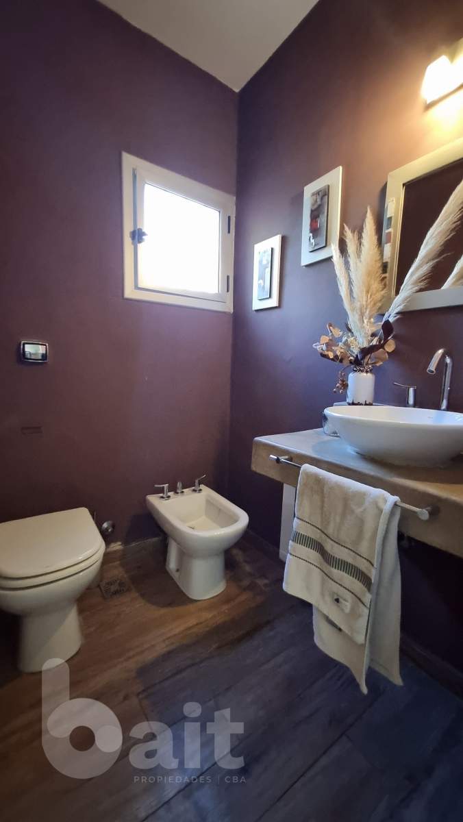 CASA con 3 dormitorios y pileta en un housing en Villa Allende, APTA CREDITO!!.