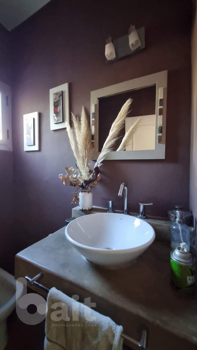 CASA con 3 dormitorios y pileta en un housing en Villa Allende, APTA CREDITO!!.