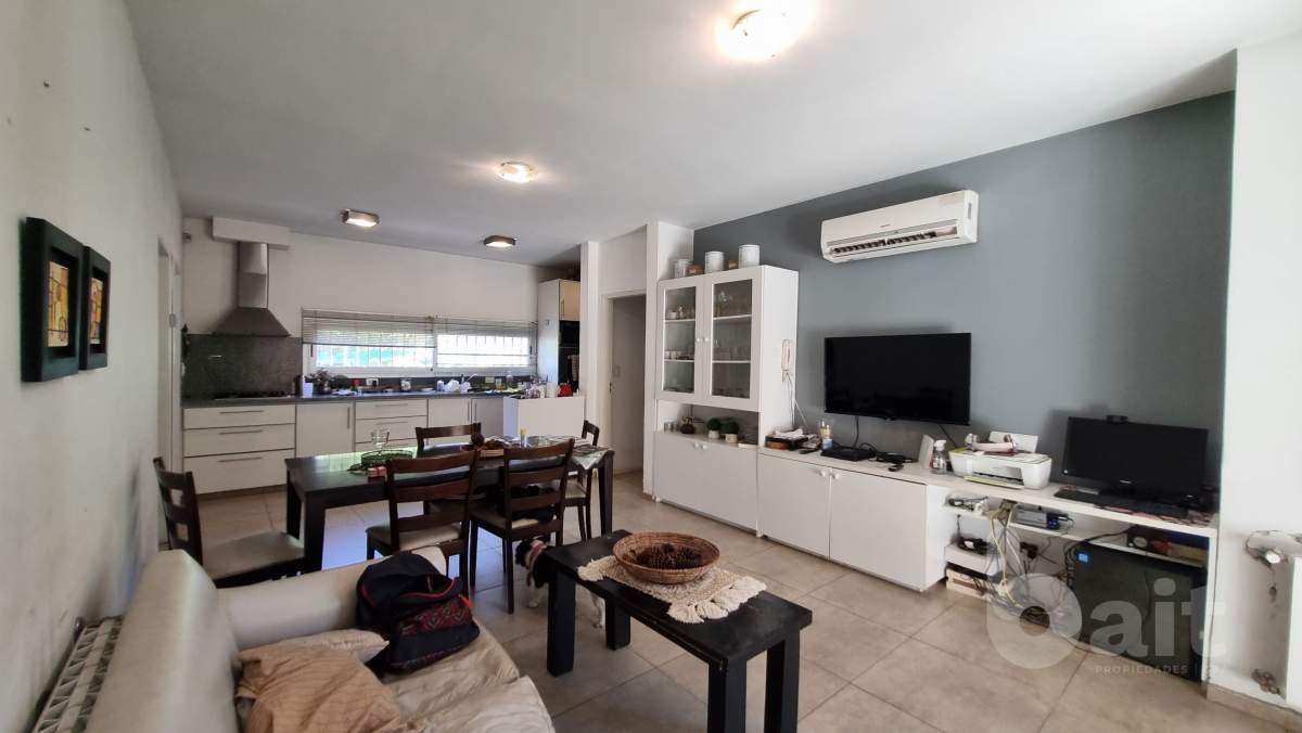 CASA con 3 dormitorios y pileta en un housing en Villa Allende, APTA CREDITO!!.