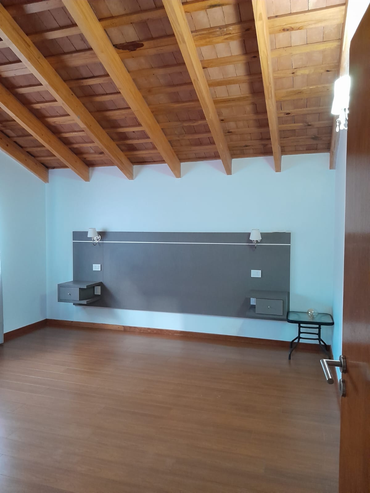 SE ALQUILA CASA DE 2 DORMITORIOS EN TERRAZAS DE LA ESTANZUELA - LA CALERA