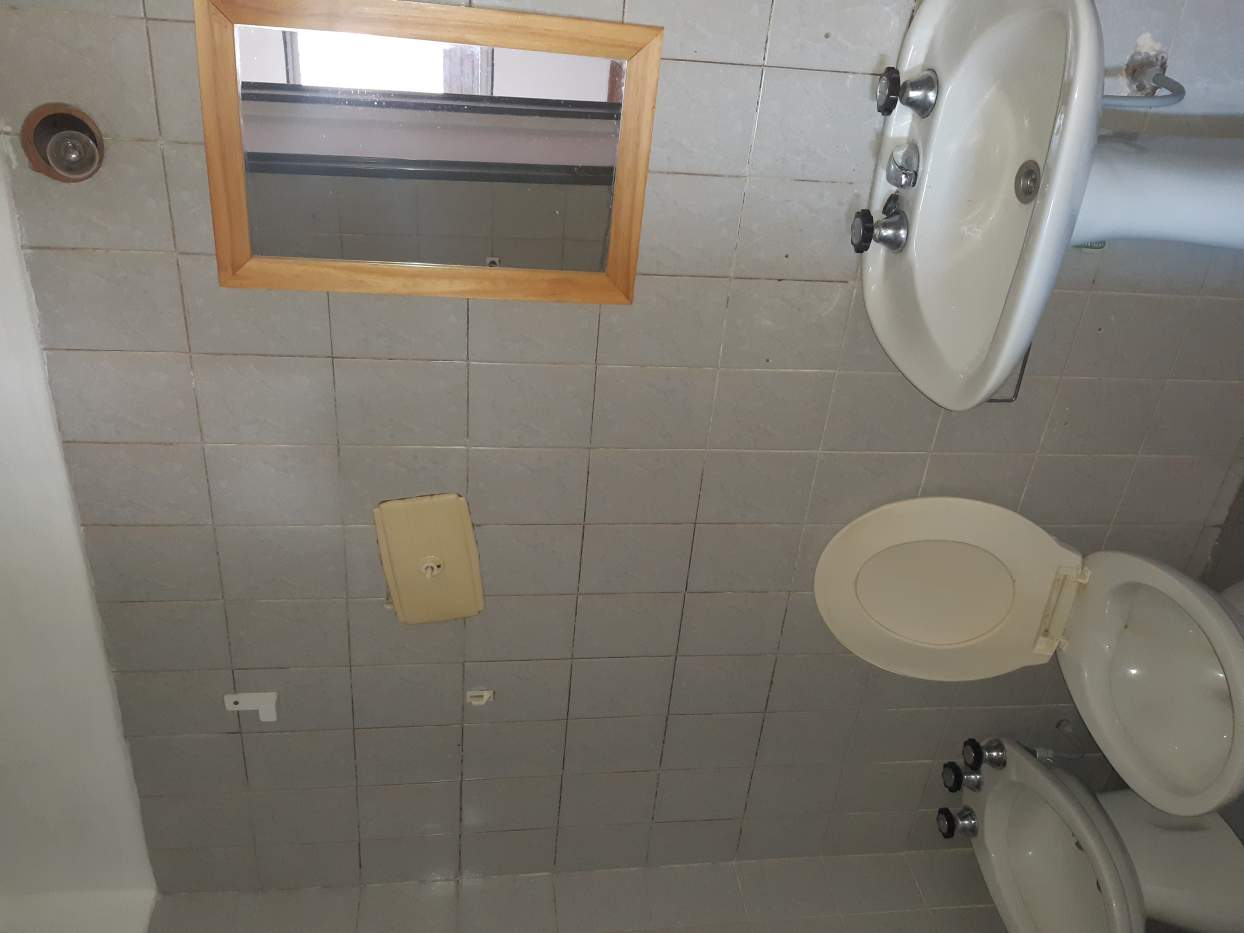 VENDO departamento en B° ALBERDI  con amplio BALCON
