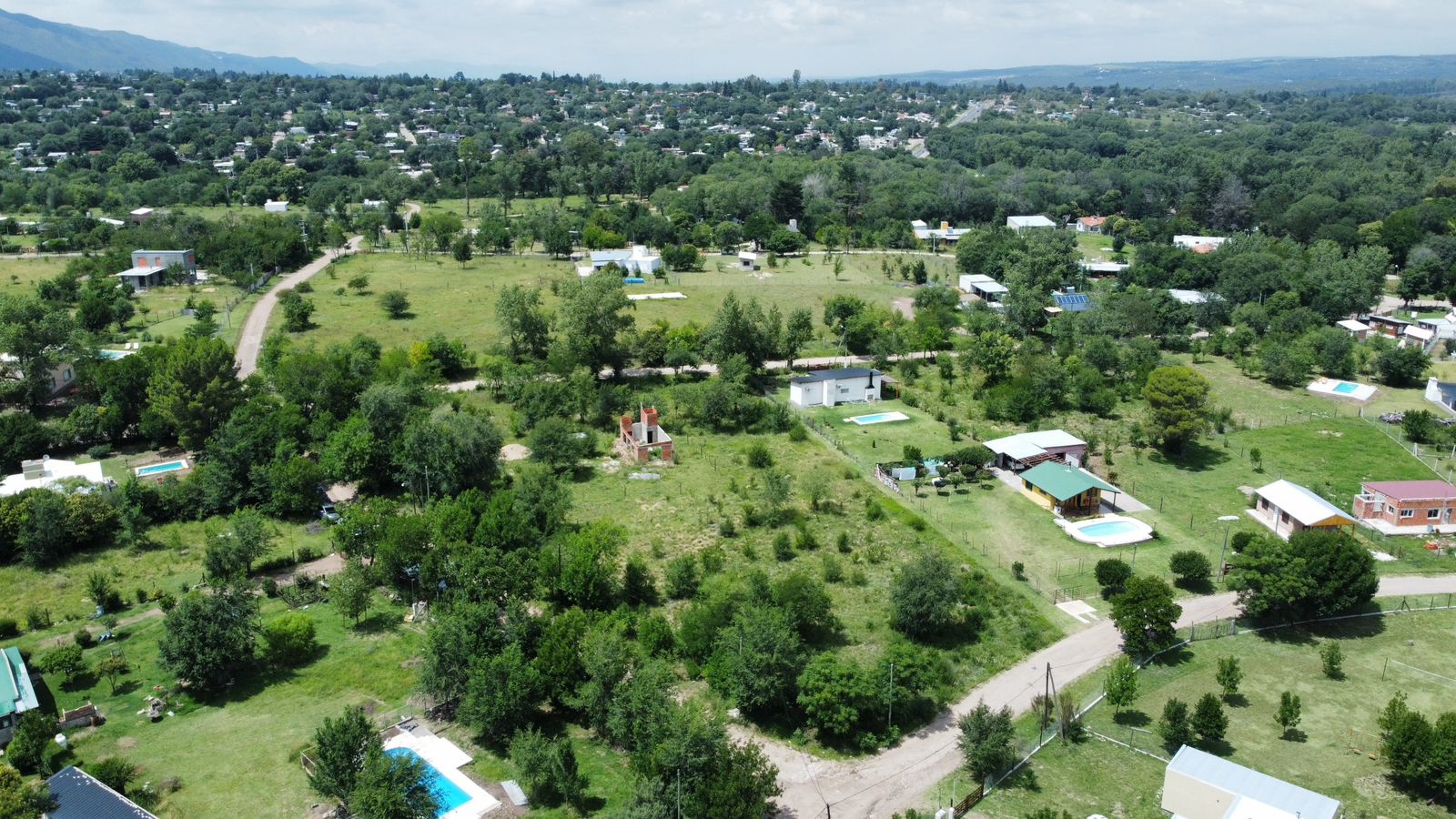 Se vende lote en barrio 