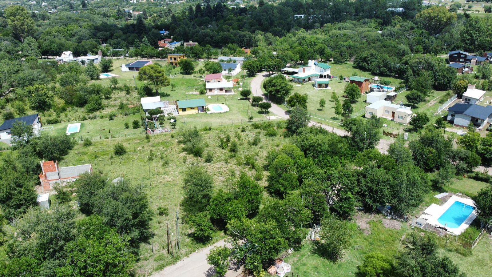 Se vende lote en barrio 