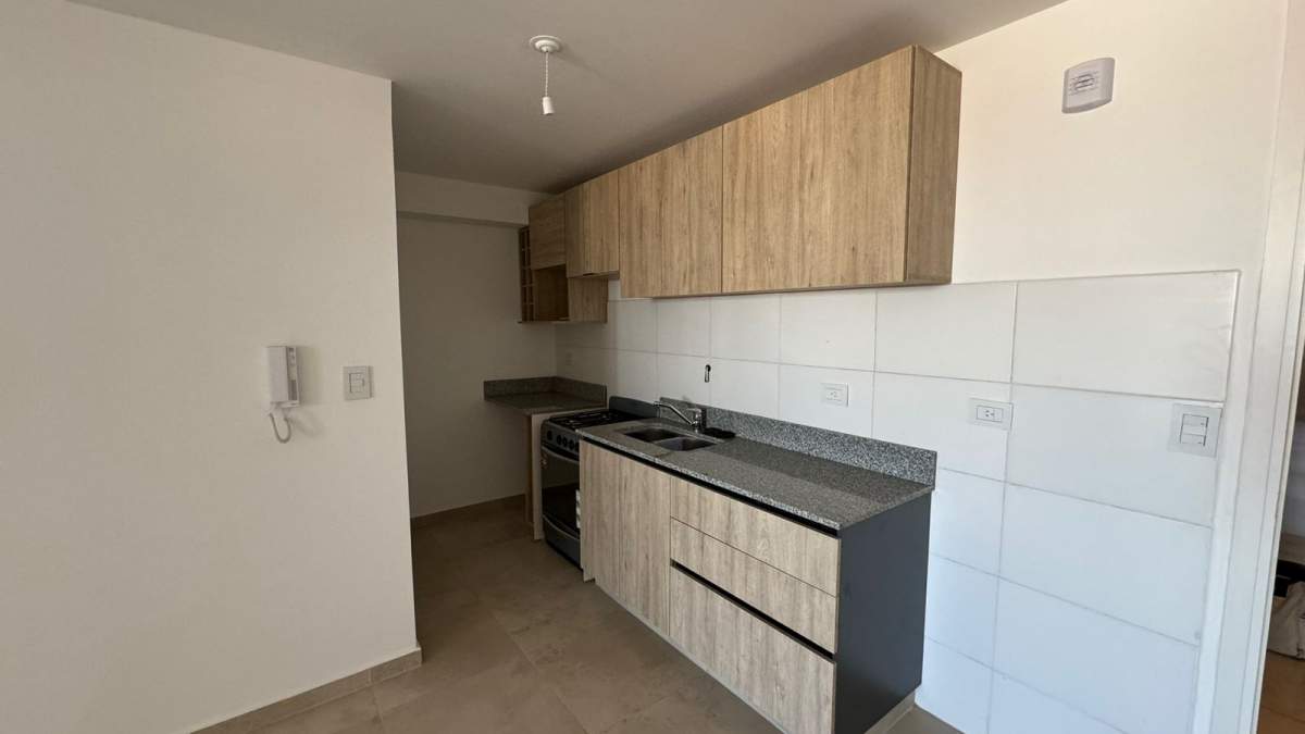 Departamento en Venta 1 dormitorio en Centro con balcon - Maria Reina 16  - Con Renta
