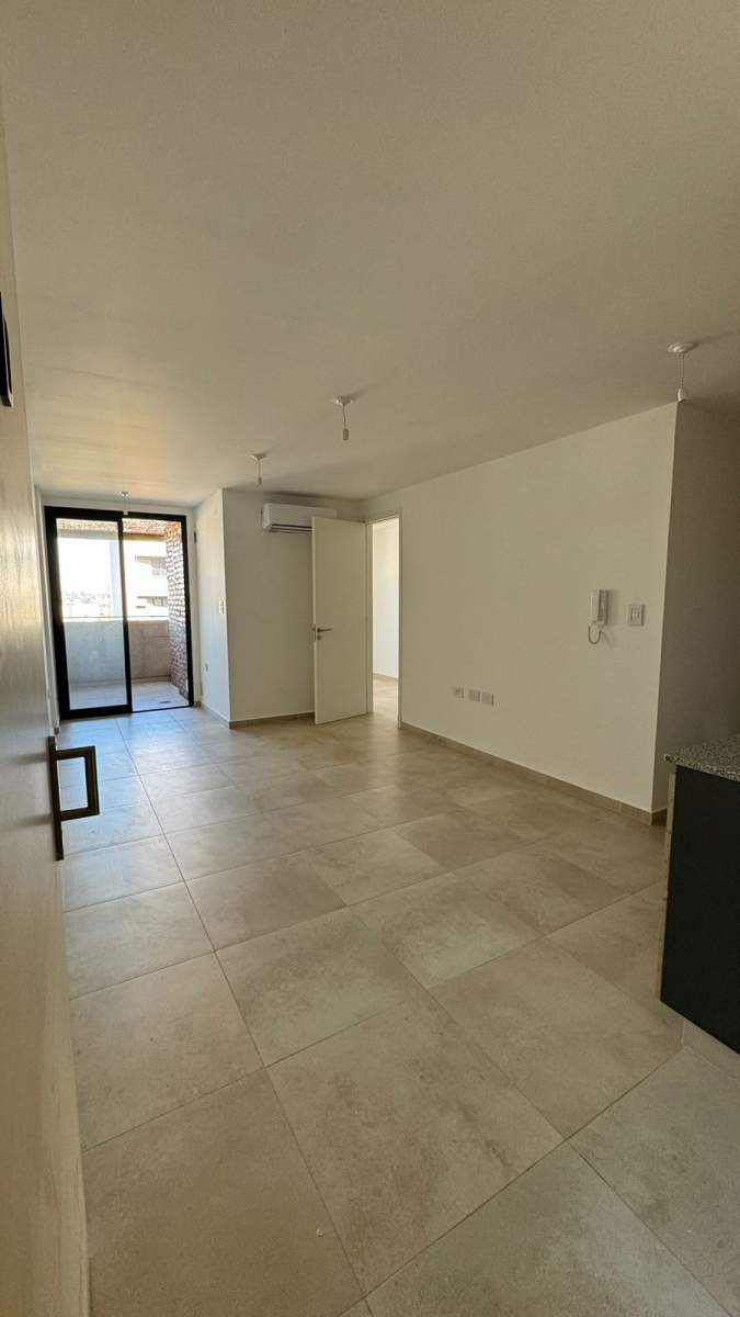 Departamento en Venta 1 dormitorio en Centro con balcon - Maria Reina 16  - Con Renta