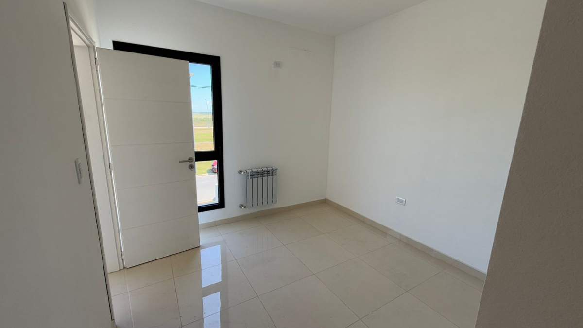 Duplex en venta de 3 dormitorios y 3 baños en Quebrada de Manantiales