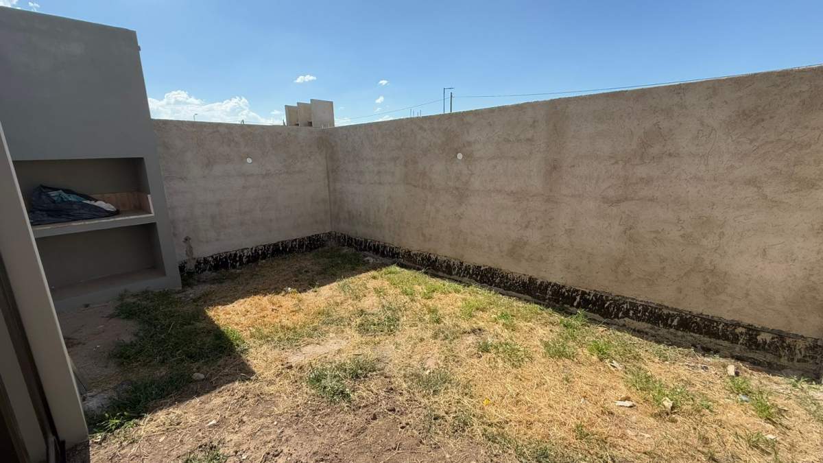 Duplex en venta de 3 dormitorios y 3 baños en Quebrada de Manantiales