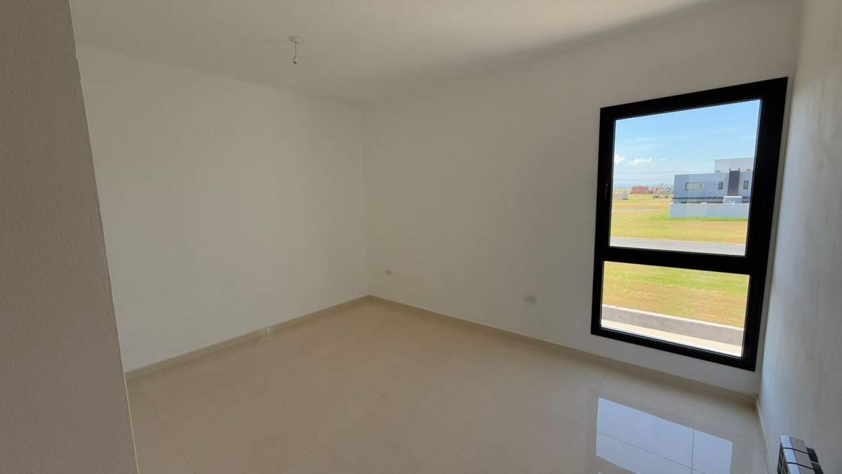 Duplex en venta de 3 dormitorios y 3 baños en Quebrada de Manantiales