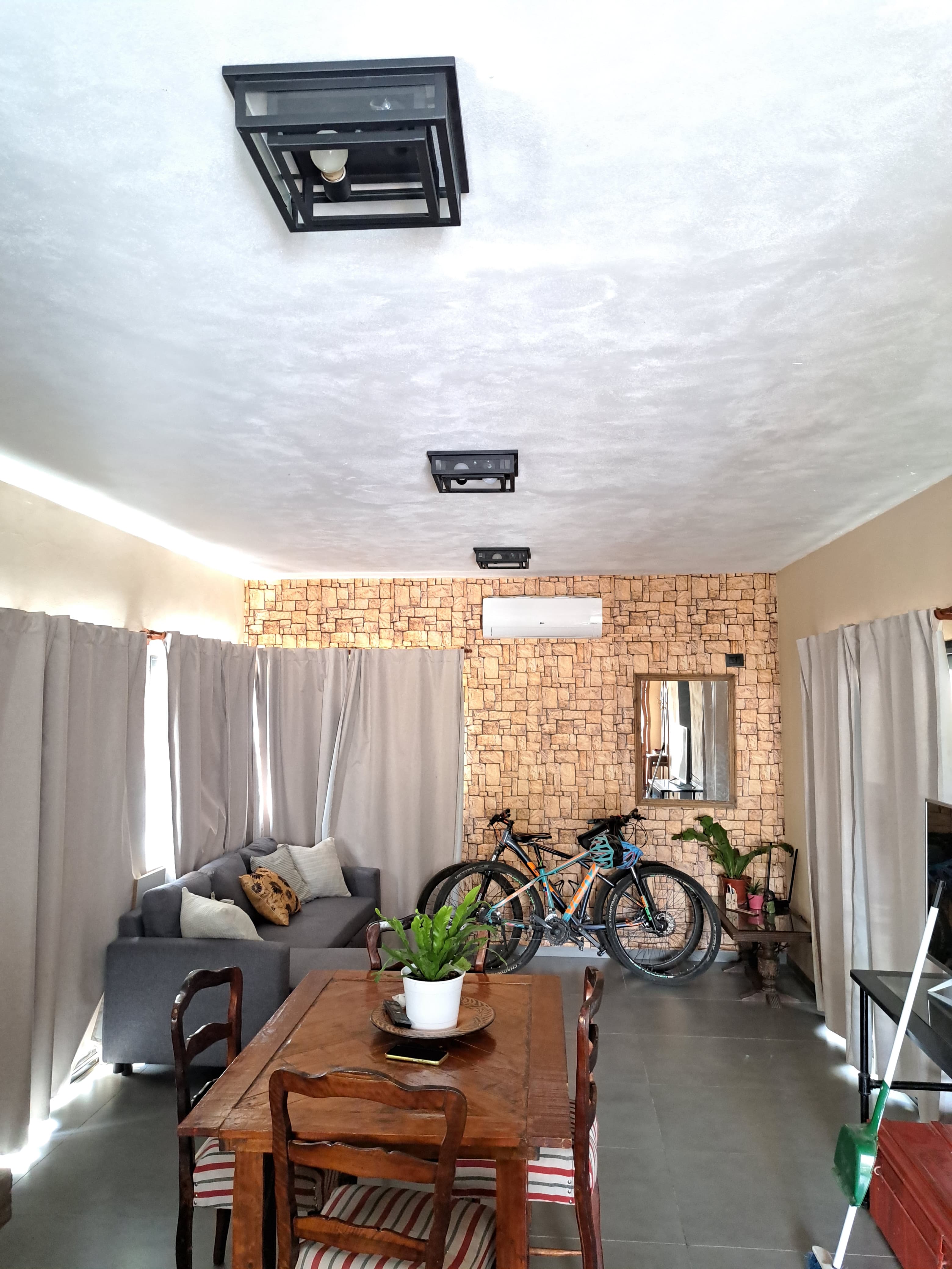 Se vende casa de un dormitorio en La Falda. Provincia de Córdoba.